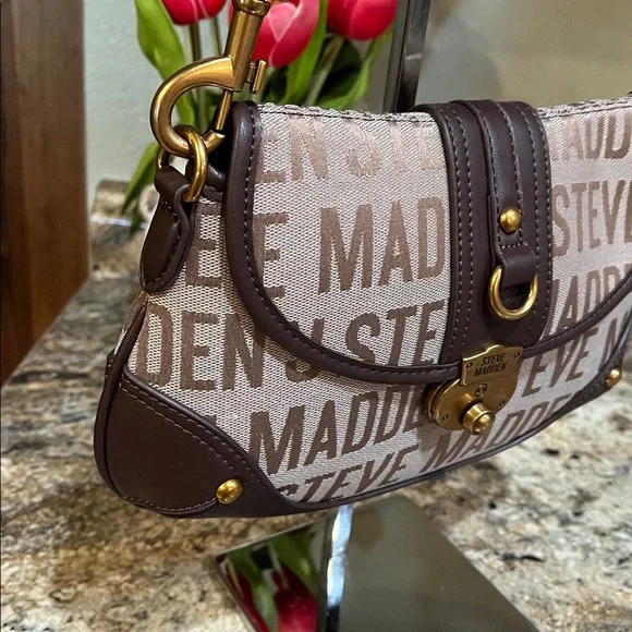 Steve Madden NWOT Beige and Brown Logo Shoulder Bag - Picture 3 of 9